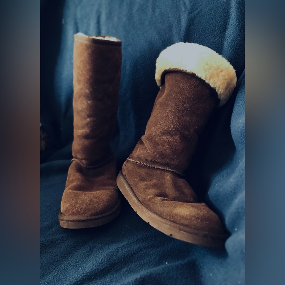 GENUINE UGG TALL SHAFT SUEDE BOOTS. 5342, Diamond stitch accent.